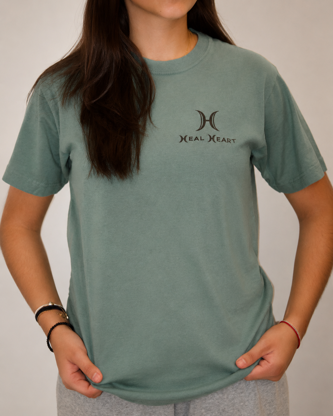 Short sleeve t-shirt with complete black logo